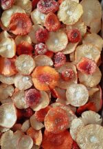 цілі сухі шляпки червоного мухомора